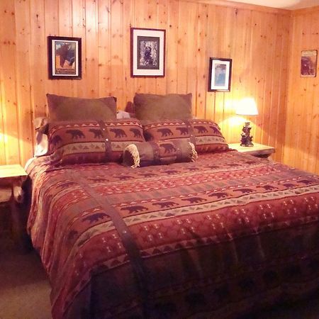 Yellowstone Wildlife Cabins เวสต์เยลโลว์สโตน ภายนอก รูปภาพ