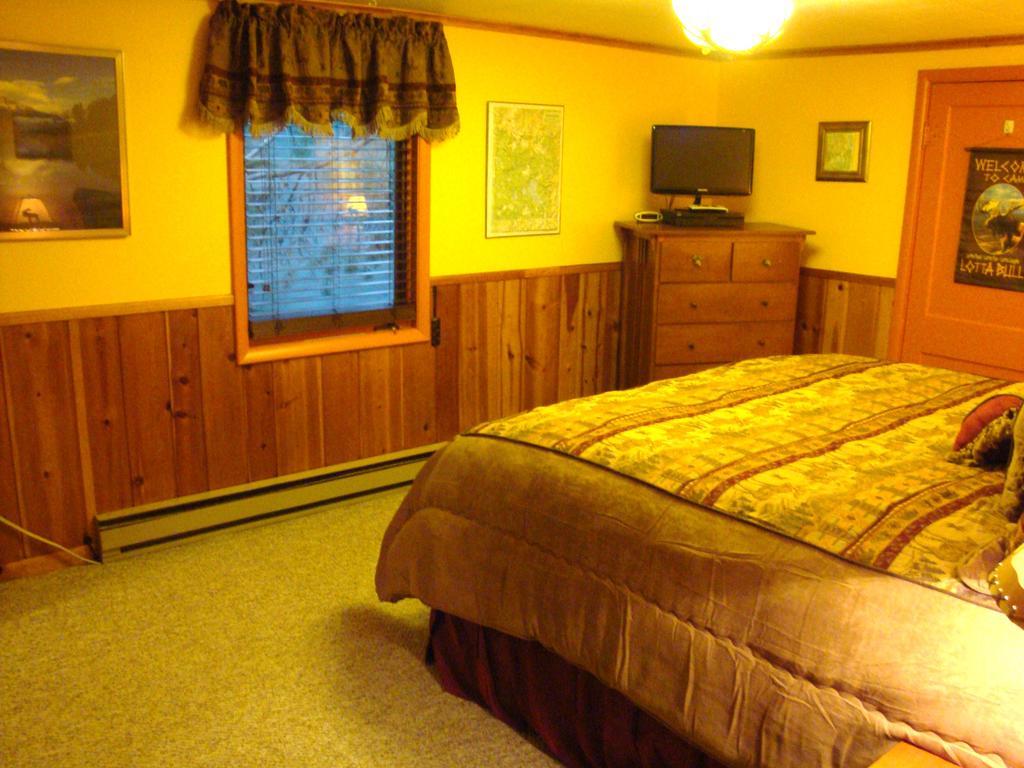 Yellowstone Wildlife Cabins เวสต์เยลโลว์สโตน ภายนอก รูปภาพ