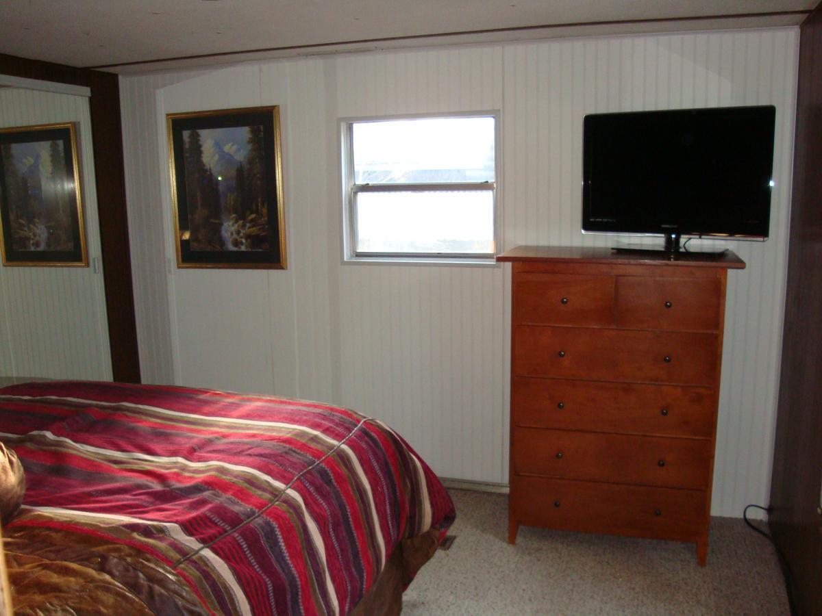 Yellowstone Wildlife Cabins เวสต์เยลโลว์สโตน ภายนอก รูปภาพ