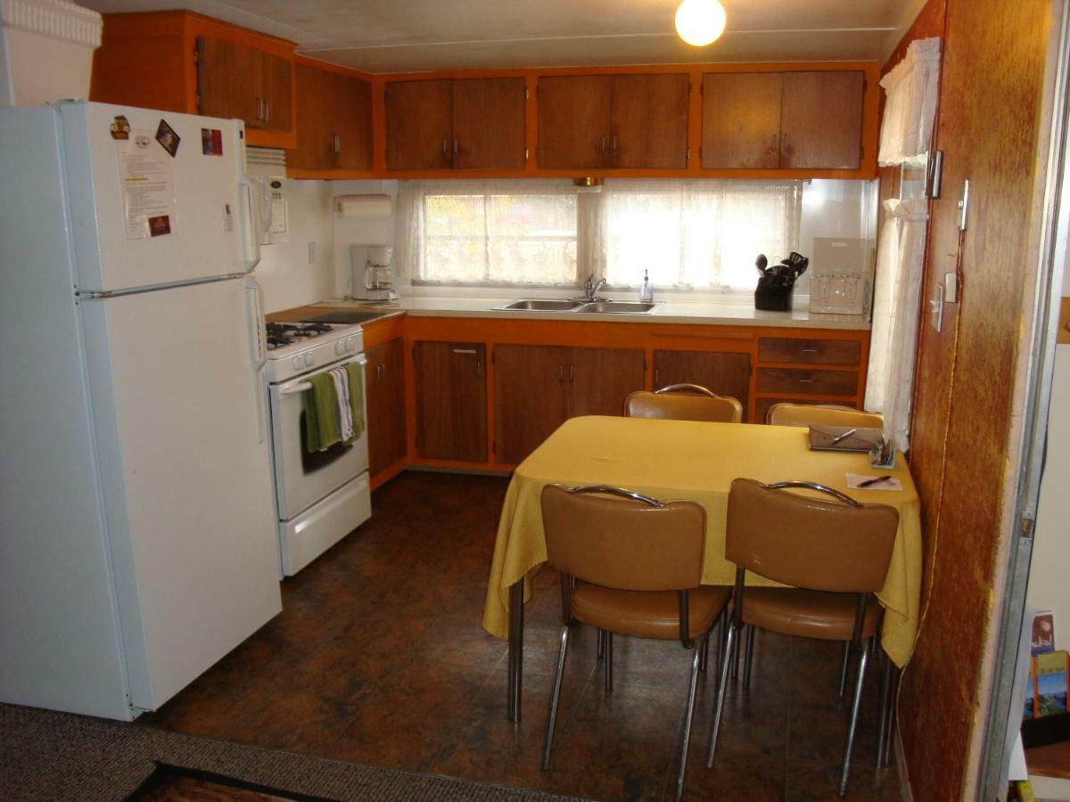 Yellowstone Wildlife Cabins เวสต์เยลโลว์สโตน ภายนอก รูปภาพ